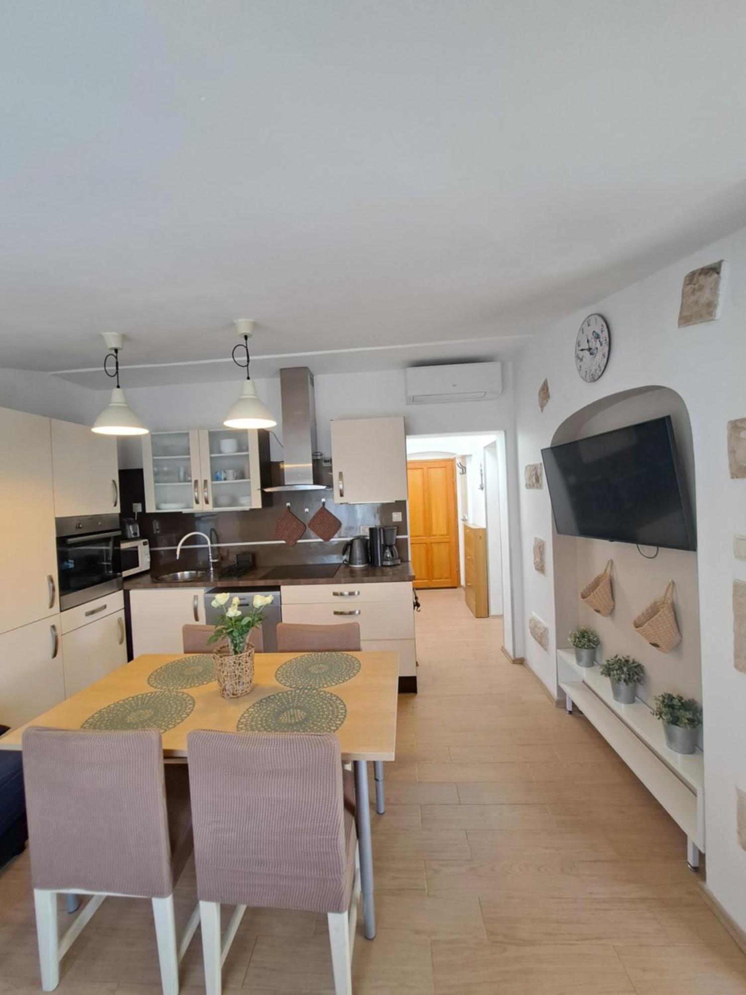 Sweet Home Lustig Pula Bagian luar foto